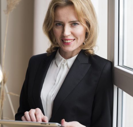 happy-business-woman-using-tablet